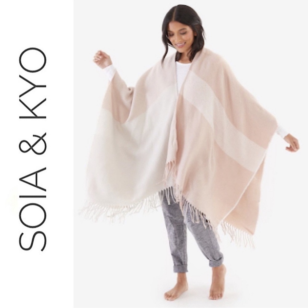 Soia & Kyo Wrap Scarf Fringe - Scarfigan with Fringe NWOT